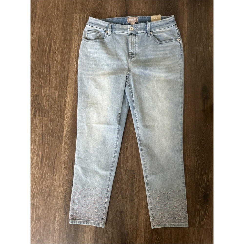 NEW $70 Chicos Girlfriend Slimming Floral Embroidery Stretch Jeans Ankle 1.5